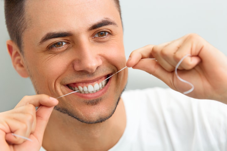 Implement Nonsens Observere How Often Should You Really Floss? | Dental Office Near Me